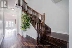 146 ART WEST AVENUE | Newmarket Ontario | Slide Image Seven