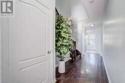 146 ART WEST AVENUE | Newmarket Ontario | Slide Image Nine