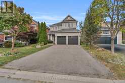 27 BLACKBIRD CRESCENT | Richmond Hill Ontario | Slide Image Two