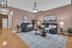 27 BLACKBIRD CRESCENT | Richmond Hill Ontario | Slide Image Nine