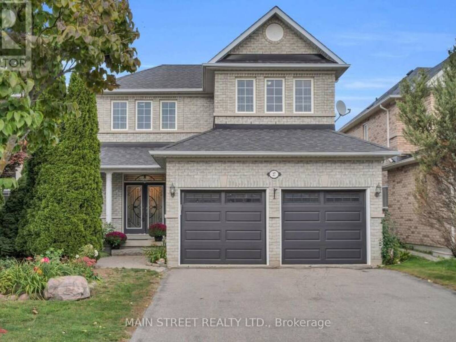 27 BLACKBIRD CRESCENT, Richmond Hill, Ontario L4E 4B2