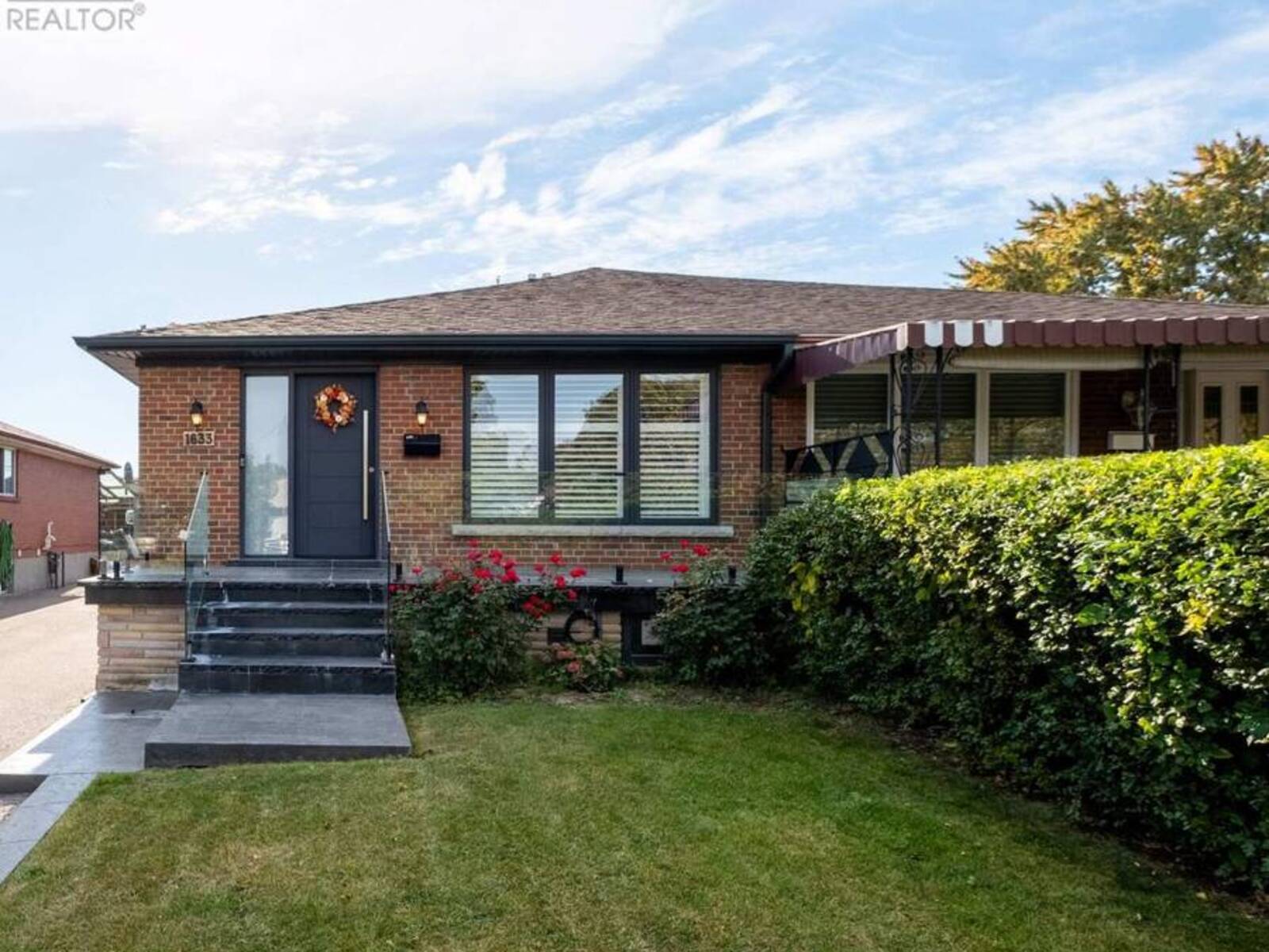 1633 CORAM CRESCENT, Mississauga, Ontario L4X 1L1