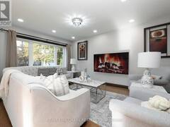 11 BROOKSIDE DRIVE Mississauga Ontario, L5M 1H2