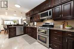 11 BROOKSIDE DRIVE | Mississauga Ontario | Slide Image Nine