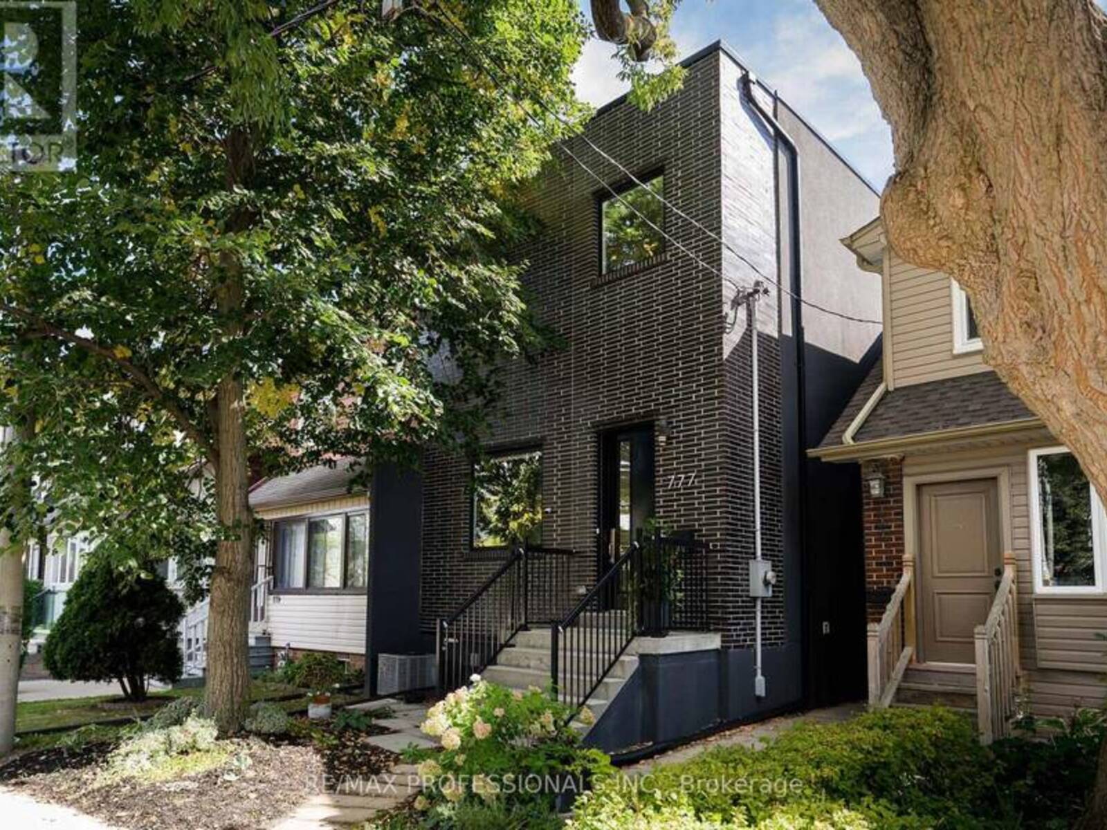 777 EASTERN AVENUE, Toronto, Ontario M4M 1E9