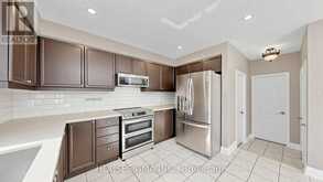 32 WILLOUGHBY WAY | Halton Hills Ontario | Slide Image Thirteen