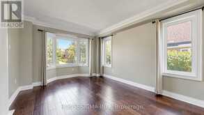 32 WILLOUGHBY WAY | Halton Hills Ontario | Slide Image Two