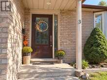 3 DUNHILL CRESCENT N | Guelph Ontario | Slide Image Two