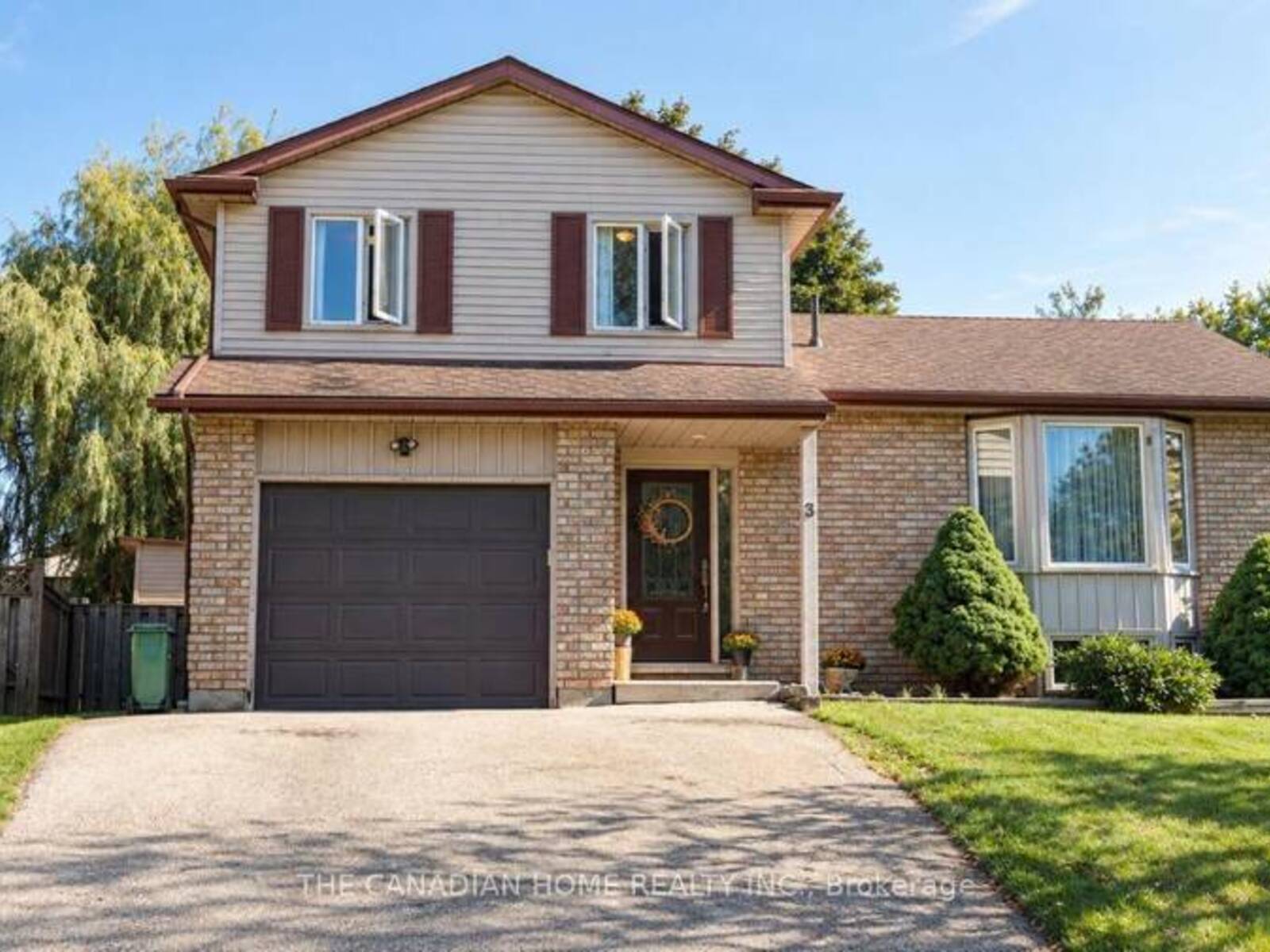3 DUNHILL CRESCENT N, Guelph, Ontario N1H 8A3