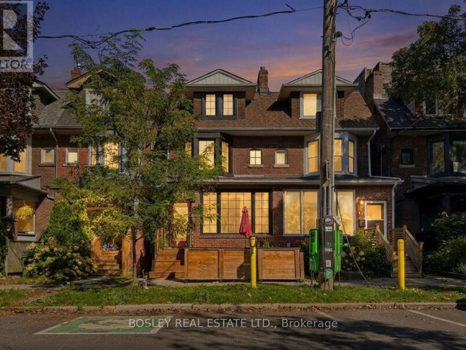 45 ALTON AVENUE, Toronto, Ontario M4L 2M3