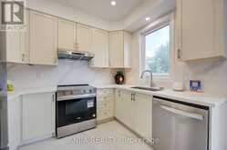 9 MIMOSA STREET | Markham Ontario | Slide Image Nineteen