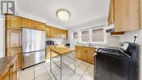 32 ALLONSIUS DRIVE | Toronto Ontario | Slide Image Twelve