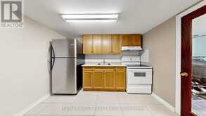 32 ALLONSIUS DRIVE | Toronto Ontario | Slide Image Thirty