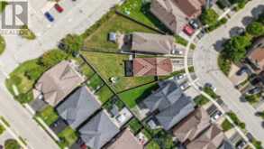 18 HEREFORDSHIRE CRESCENT | Newmarket Ontario | Slide Image Thirty-nine