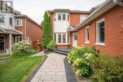 872 HILTON BOULEVARD | Newmarket Ontario | Slide Image Five