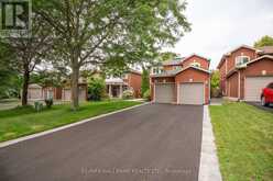 872 HILTON BOULEVARD | Newmarket Ontario | Slide Image One