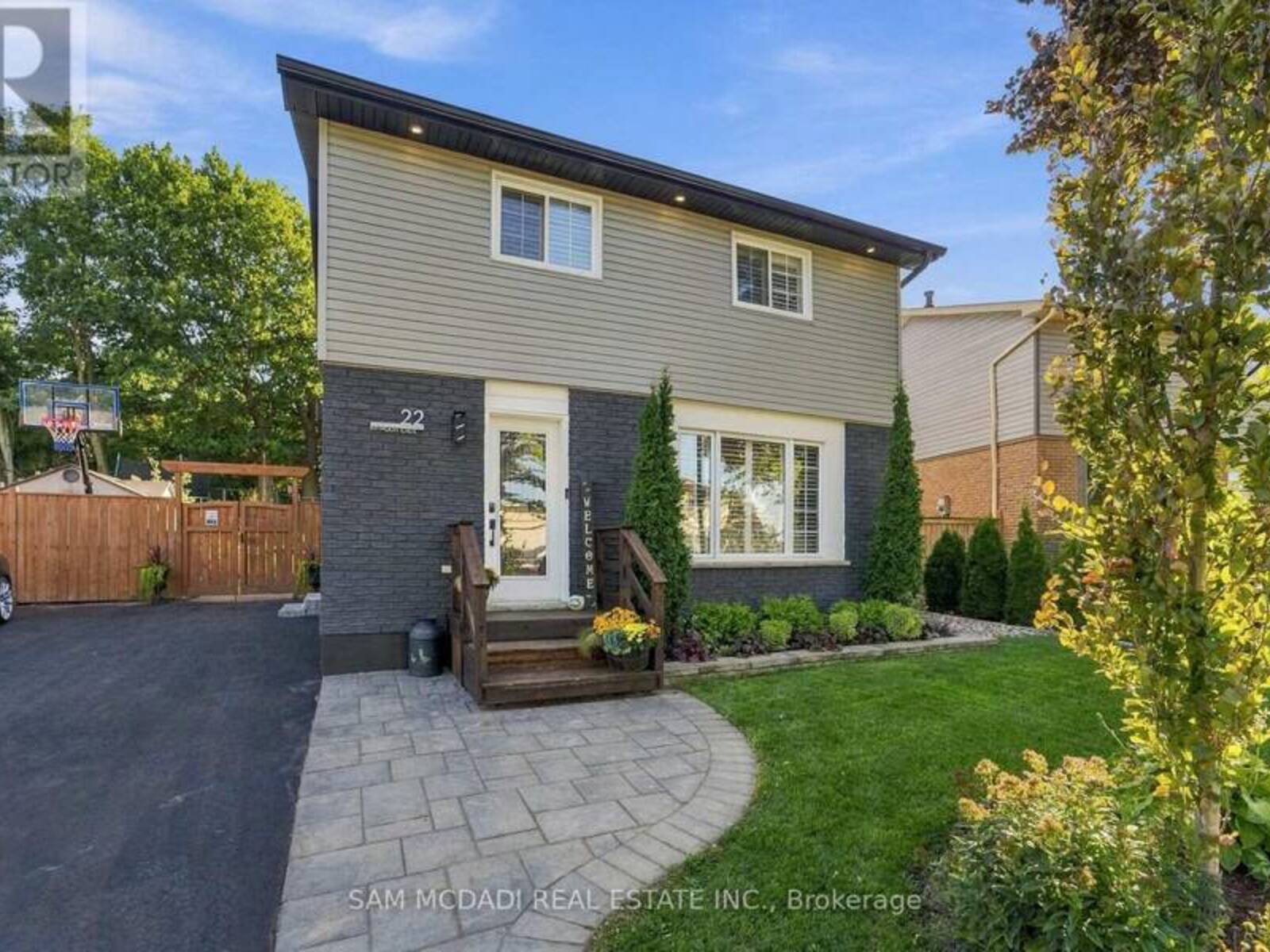 22 BYWOOD CRESCENT, Hamilton, Ontario L8J 1G8