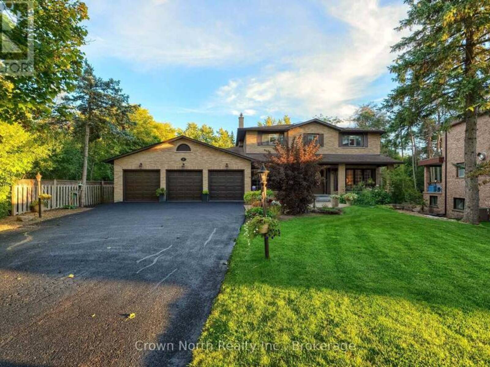 17 BLACK WILLOW COURT, Richmond Hill, Ontario L4E 2M7