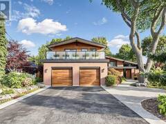 4 GROVETREE ROAD Toronto Ontario, M9V 2Y2