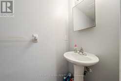 938 - 75 WELDRICK ROAD E | Richmond Hill Ontario | Slide Image Twenty-four