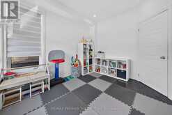 233 VIVANT STREET | Newmarket Ontario | Slide Image Twenty