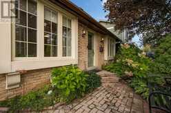 63 OREN BOULEVARD | Barrie Ontario | Slide Image Three