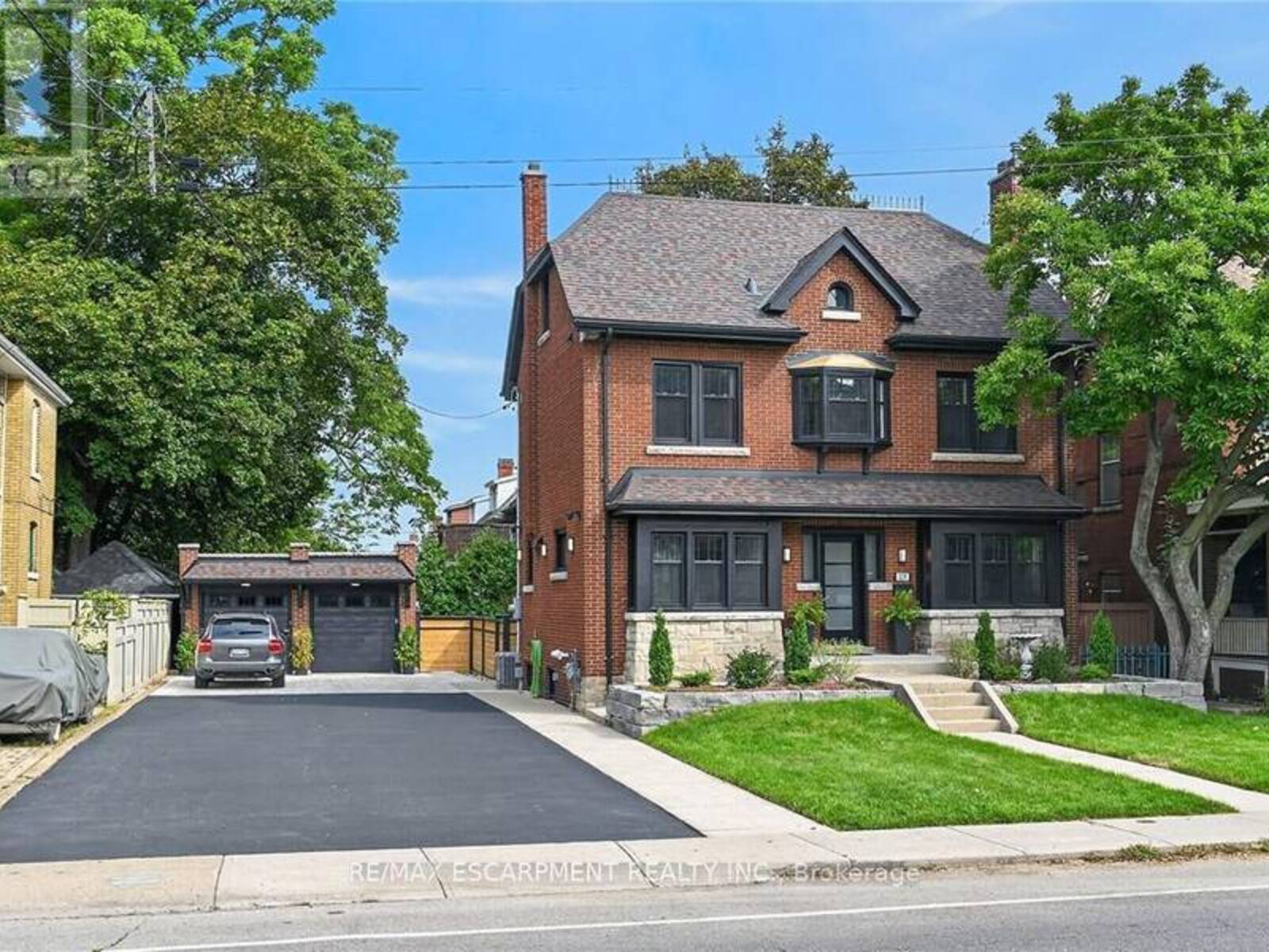 209 DELAWARE AVENUE, Hamilton, Ontario L8M 1W2