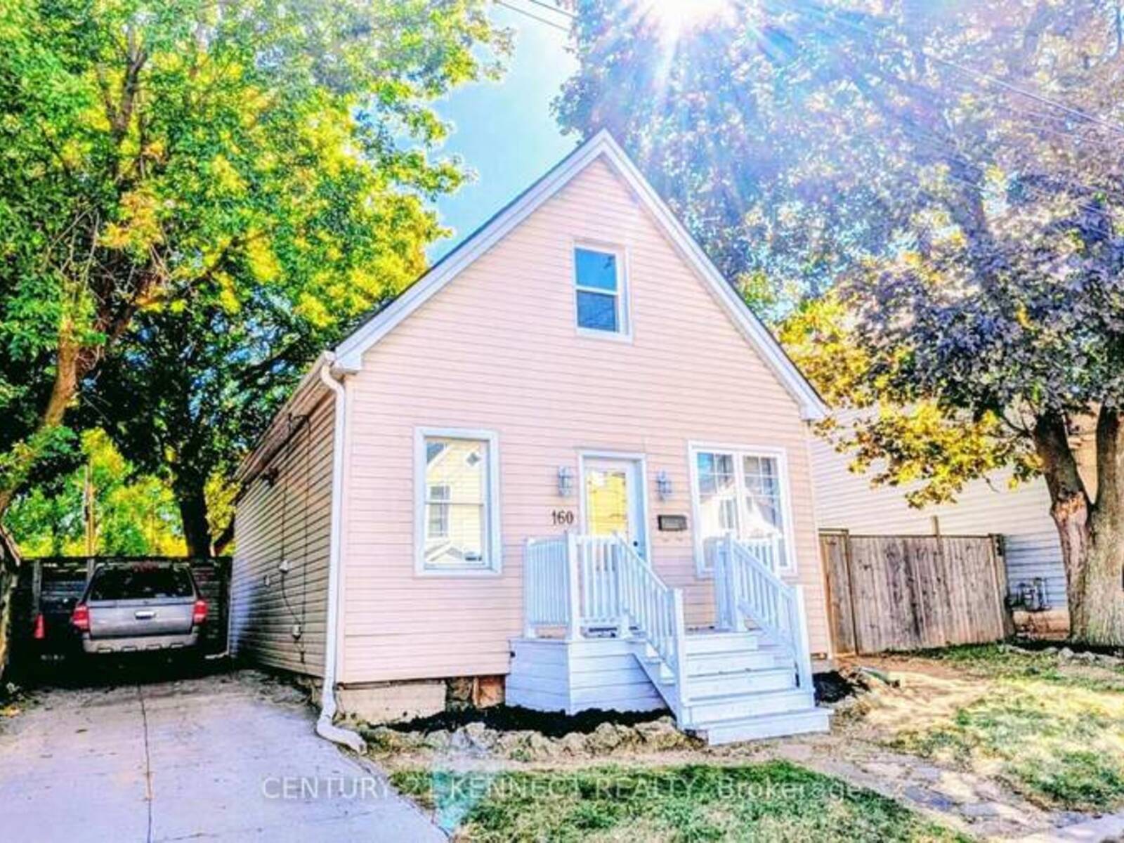 160 GLENDALE AVENUE N, Hamilton, Ontario L8L 7J8
