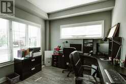18 JOYCE CRESCENT | Fonthill Ontario | Slide Image Three