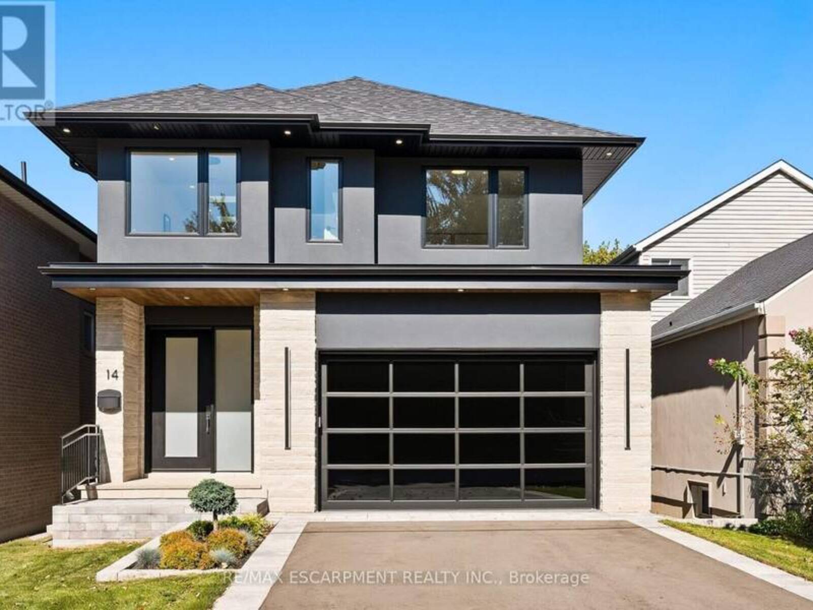 14 KENTROYAL DRIVE, Toronto, Ontario M9P 2M8