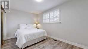 2260 WISEMAN COURT | Mississauga Ontario | Slide Image Twelve