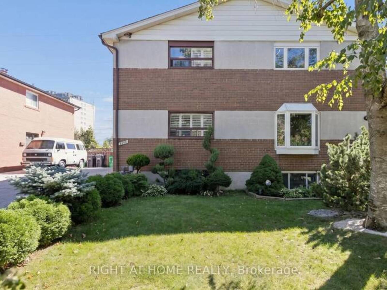 2260 WISEMAN COURT, Mississauga, Ontario L5J 1P2