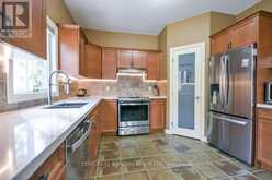 21 ARMEDA CLOW CRESCENT | Angus Ontario | Slide Image Ten