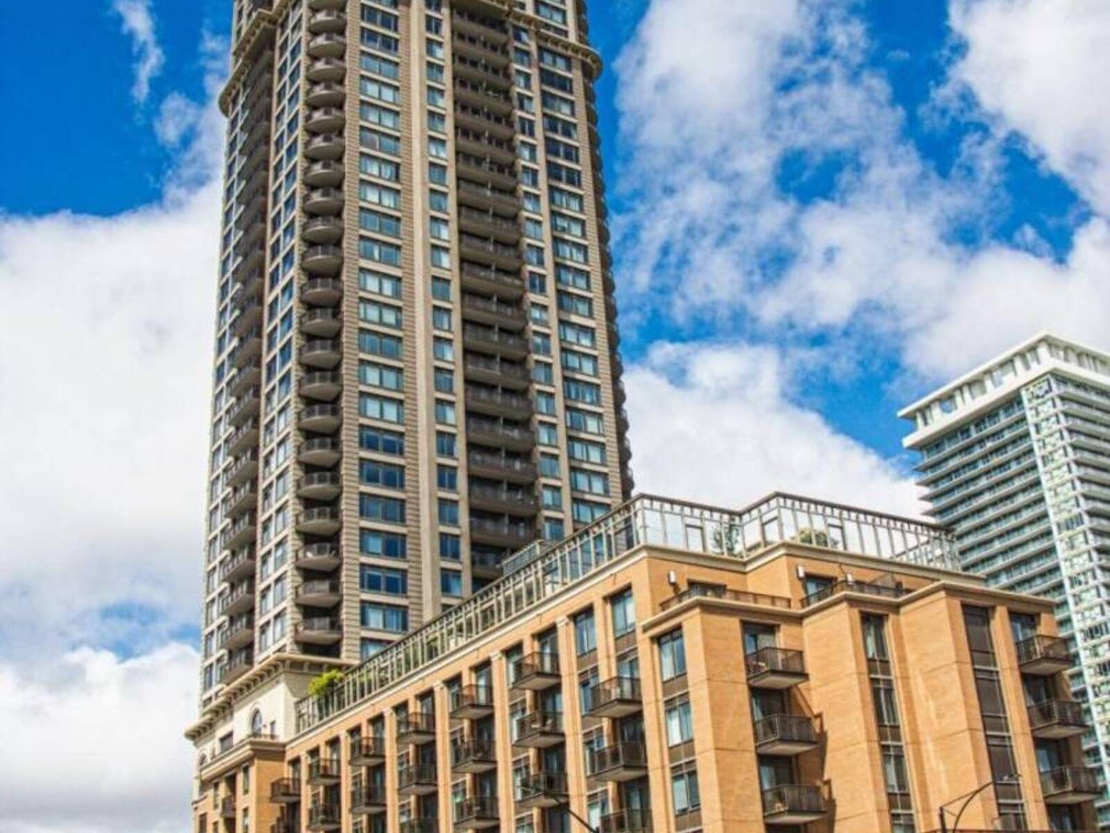 2304 - 385 PRINCE OF WALES DRIVE, Mississauga, Ontario L5B 0C6