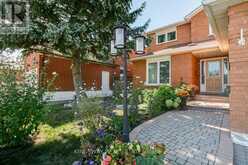 407 GLENASHTON DRIVE | Oakville Ontario | Slide Image Three