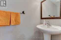 65 IAN DRIVE | Georgina Ontario | Slide Image Nineteen