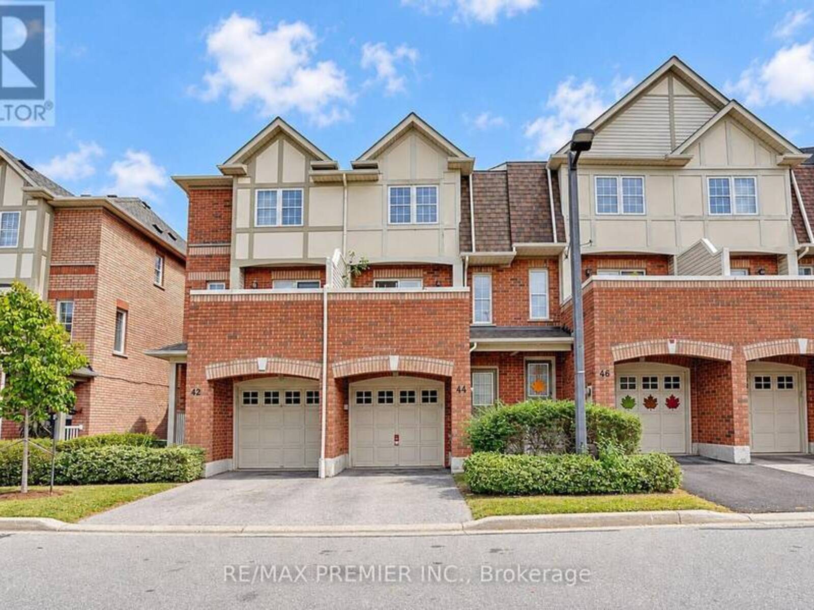 44 - 3030 BREAKWATER COURT, Mississauga, Ontario L5B 4N8