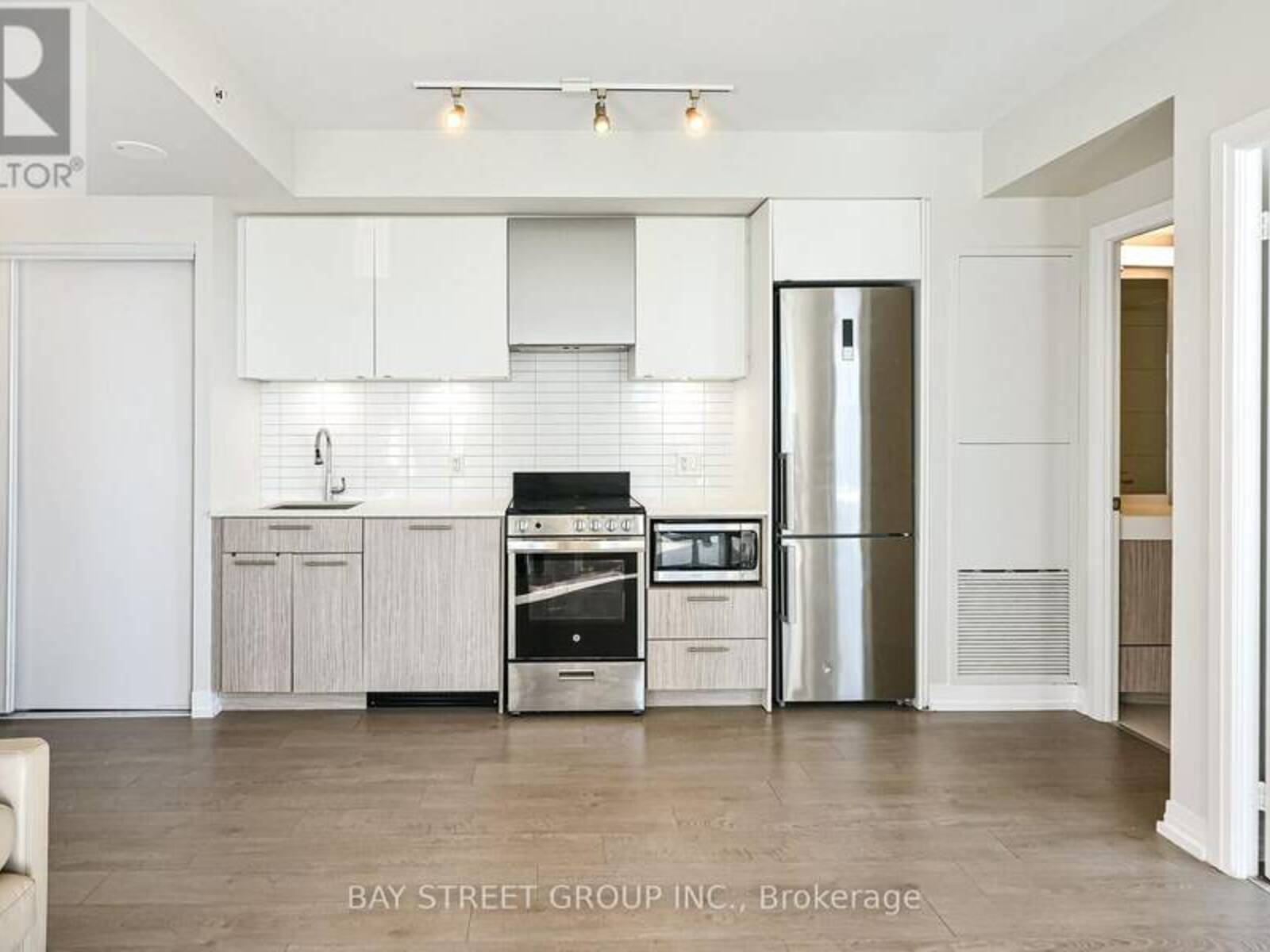 4703 - 251 JARVIS STREET, Toronto, Ontario M5B 0C3