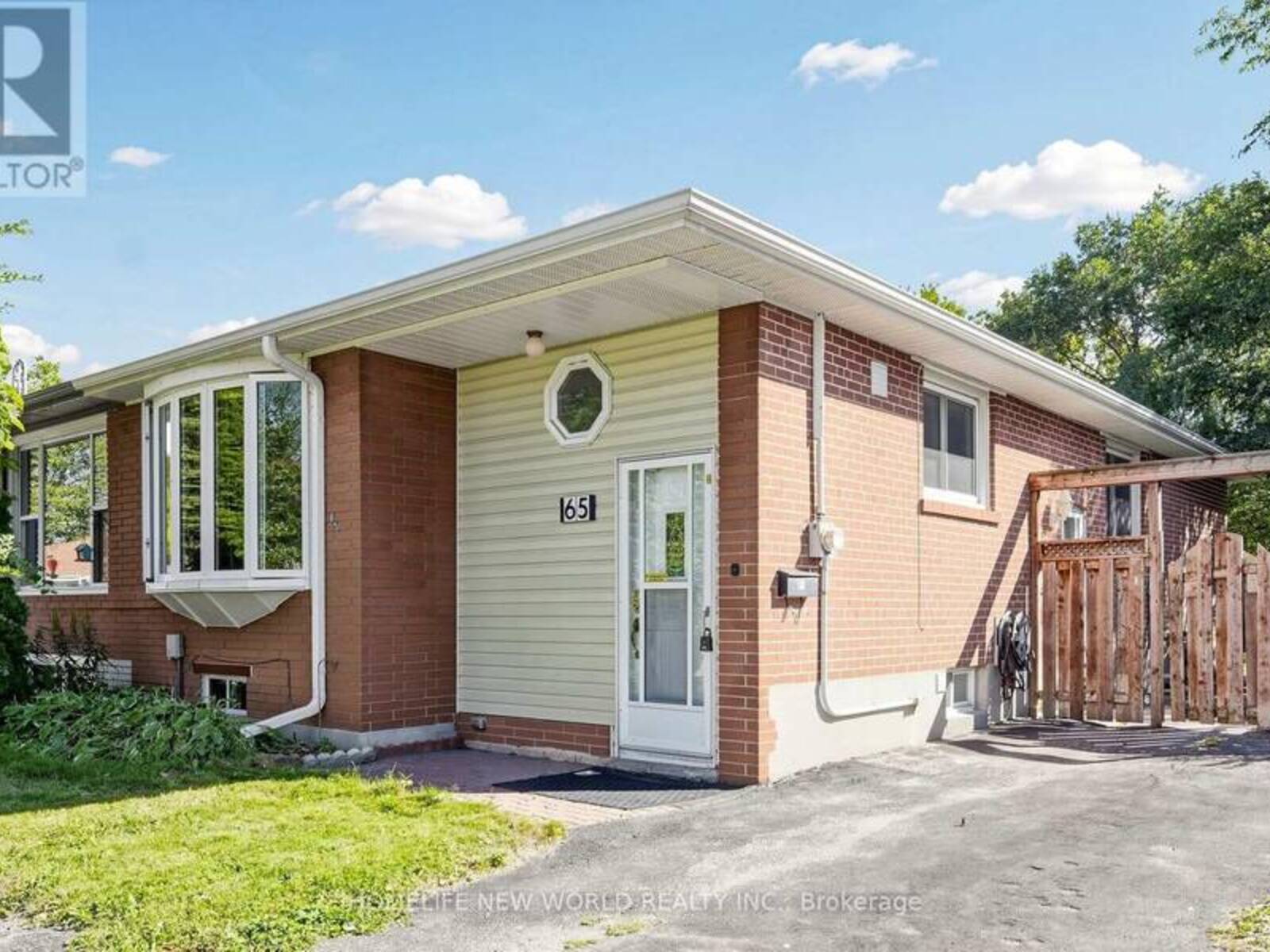 65 WALTER AVENUE, Newmarket, Ontario L3Y 2T4