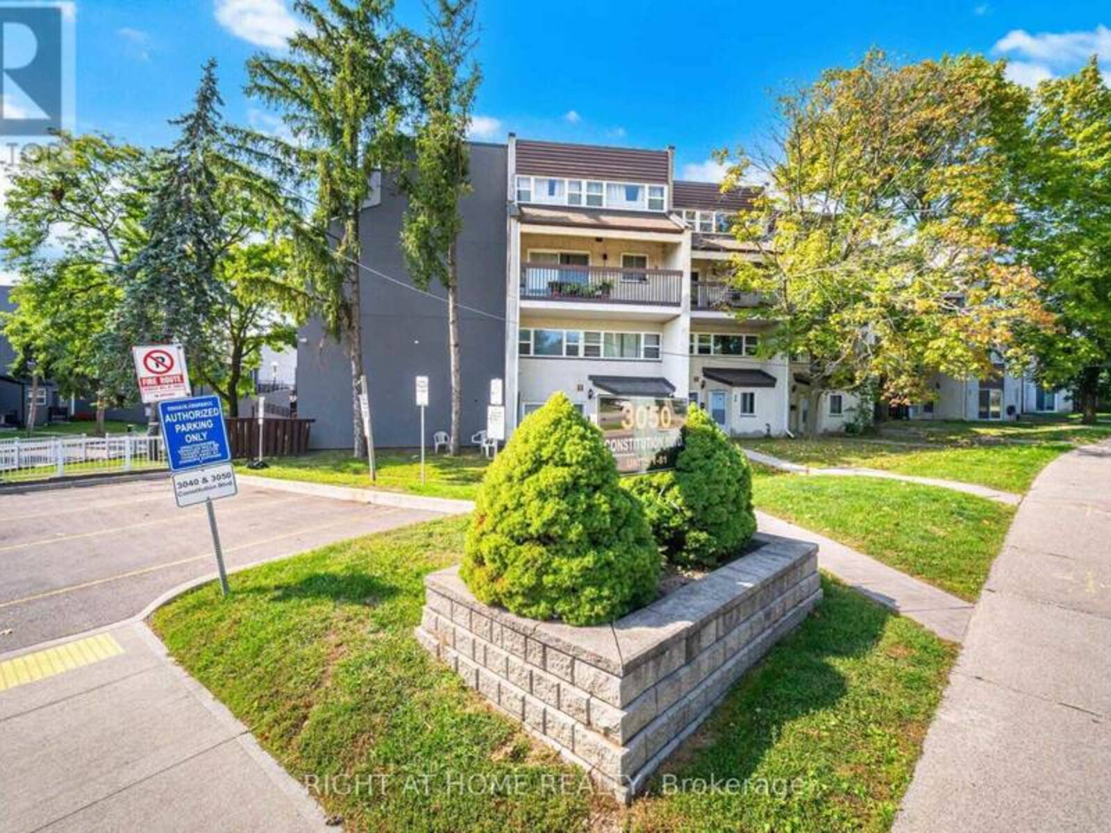 79 - 3050 CONSTITUTION BOULEVARD, Mississauga, Ontario L4Y 3X1