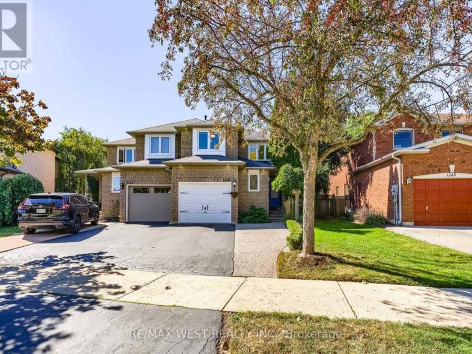 1246 OLD OAK DRIVE, Oakville, Ontario L6M 3K6