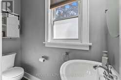 33 MIDDLETON STREET | Cambridge Ontario | Slide Image Fifteen