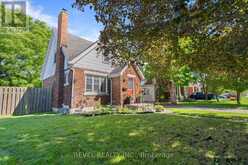 33 MIDDLETON STREET | Cambridge Ontario | Slide Image Two