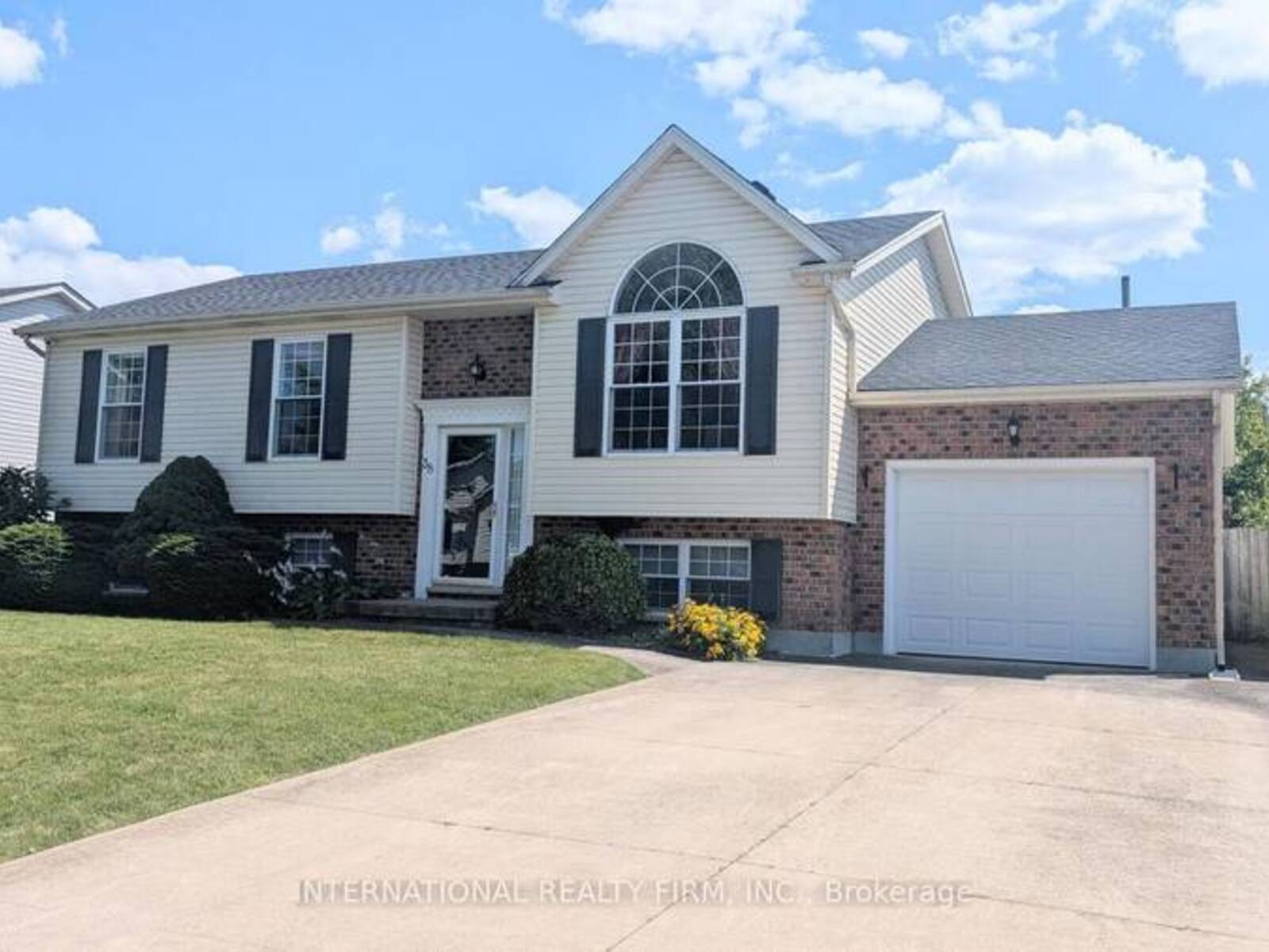 38 WINDLE VILLAGE CRESCENT, Thorold, Ontario L2V 4Z6