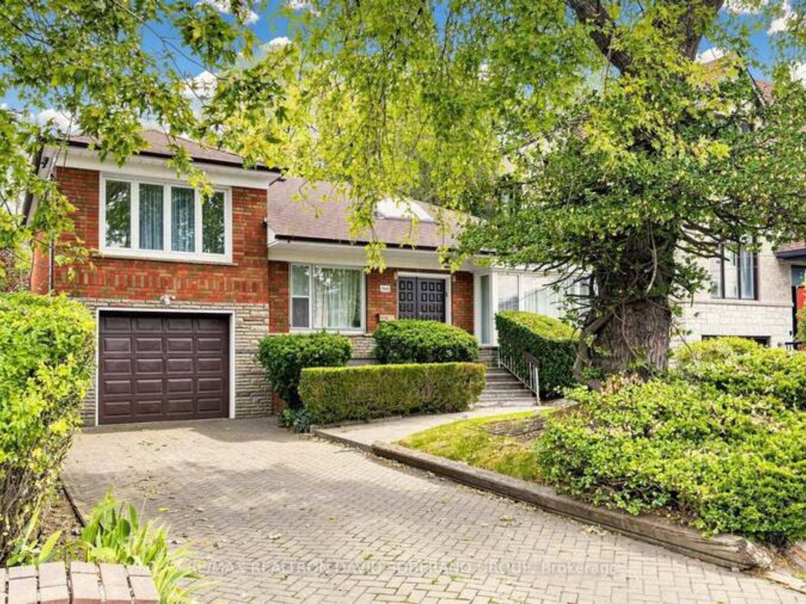 108 YORK DOWNS DRIVE, Toronto, Ontario M3H 2G7