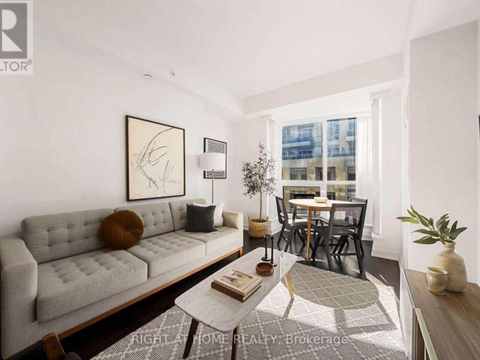 610 - 9201 YONGE STREET, Richmond Hill, Ontario L4C 1H9