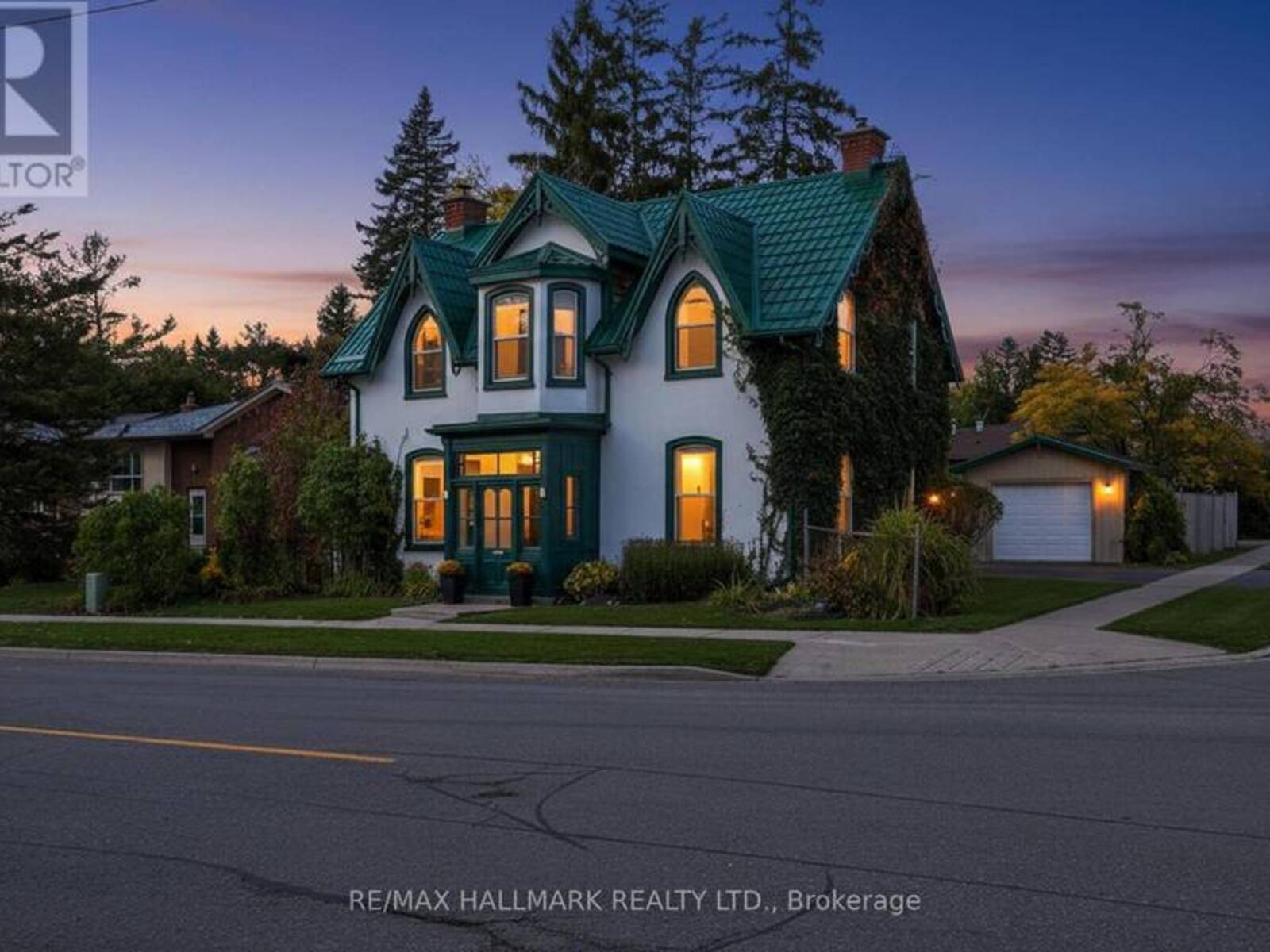 84 WELLINGTON STREET E, Barrie, Ontario L4M 2C4