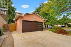 50 FUSILIER DRIVE | Hamilton Ontario | Slide Image Three
