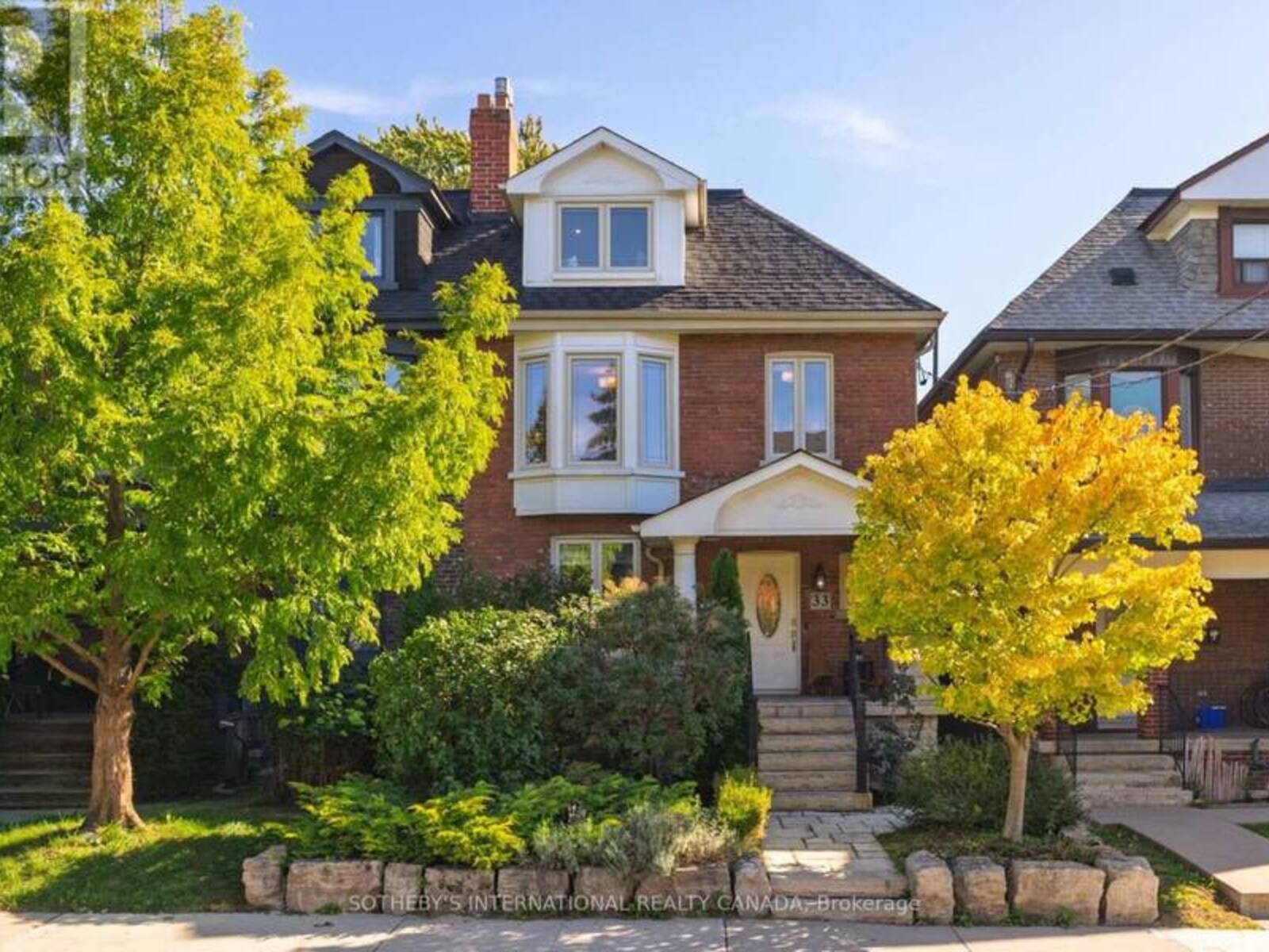 33 BEATRICE STREET, Toronto, Ontario M6J 2T2