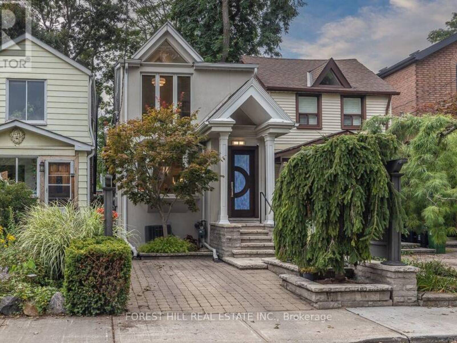 8 WILEY AVENUE, Toronto, Ontario M4J 3W4